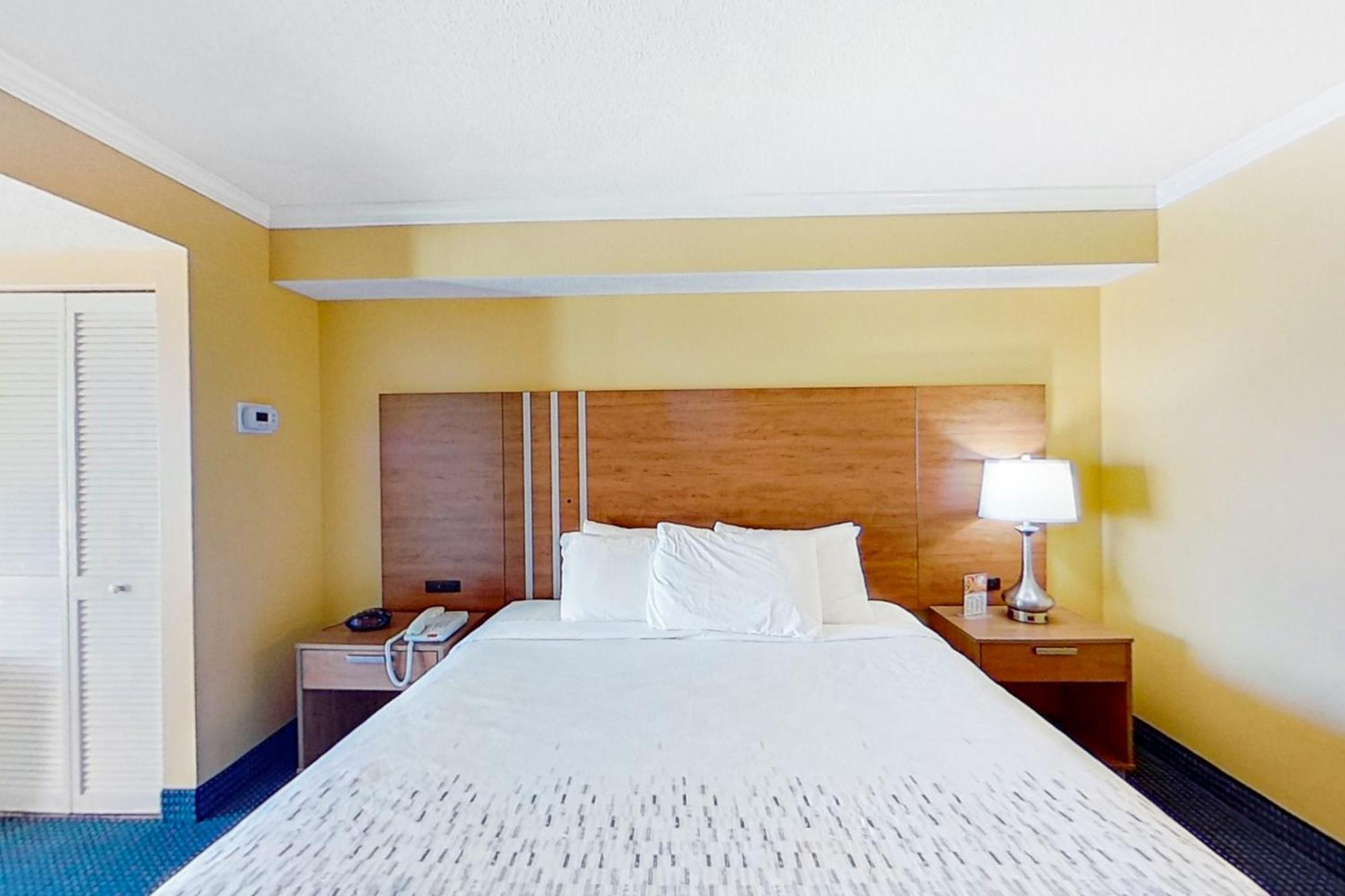 Camelot By The Sea - Oceana Resorts Vacation Rentals Миртъл Бийч Стая снимка