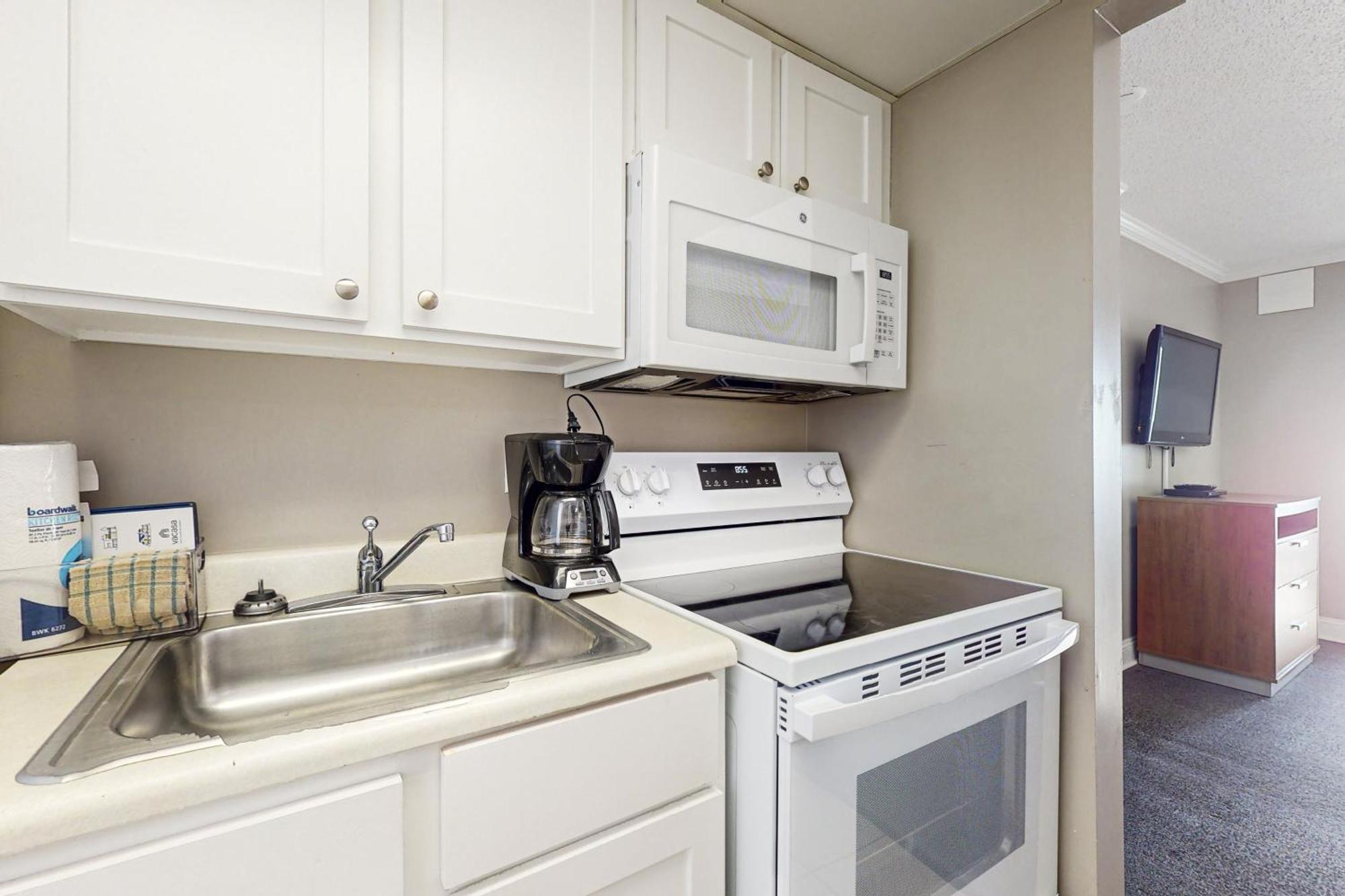 Camelot By The Sea - Oceana Resorts Vacation Rentals Миртъл Бийч Екстериор снимка